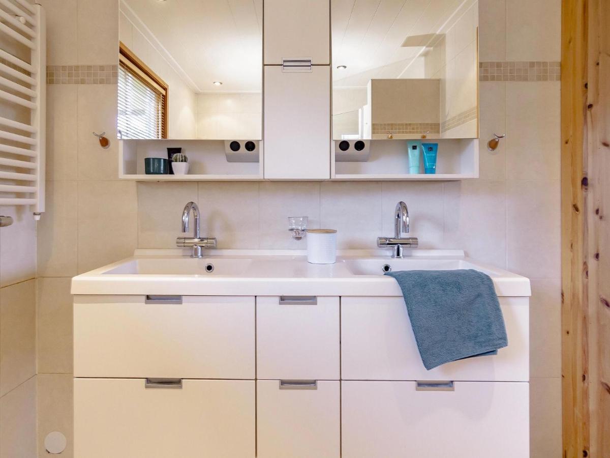Beautiful Holiday Home With Private Terrace Kropswolde エクステリア 写真