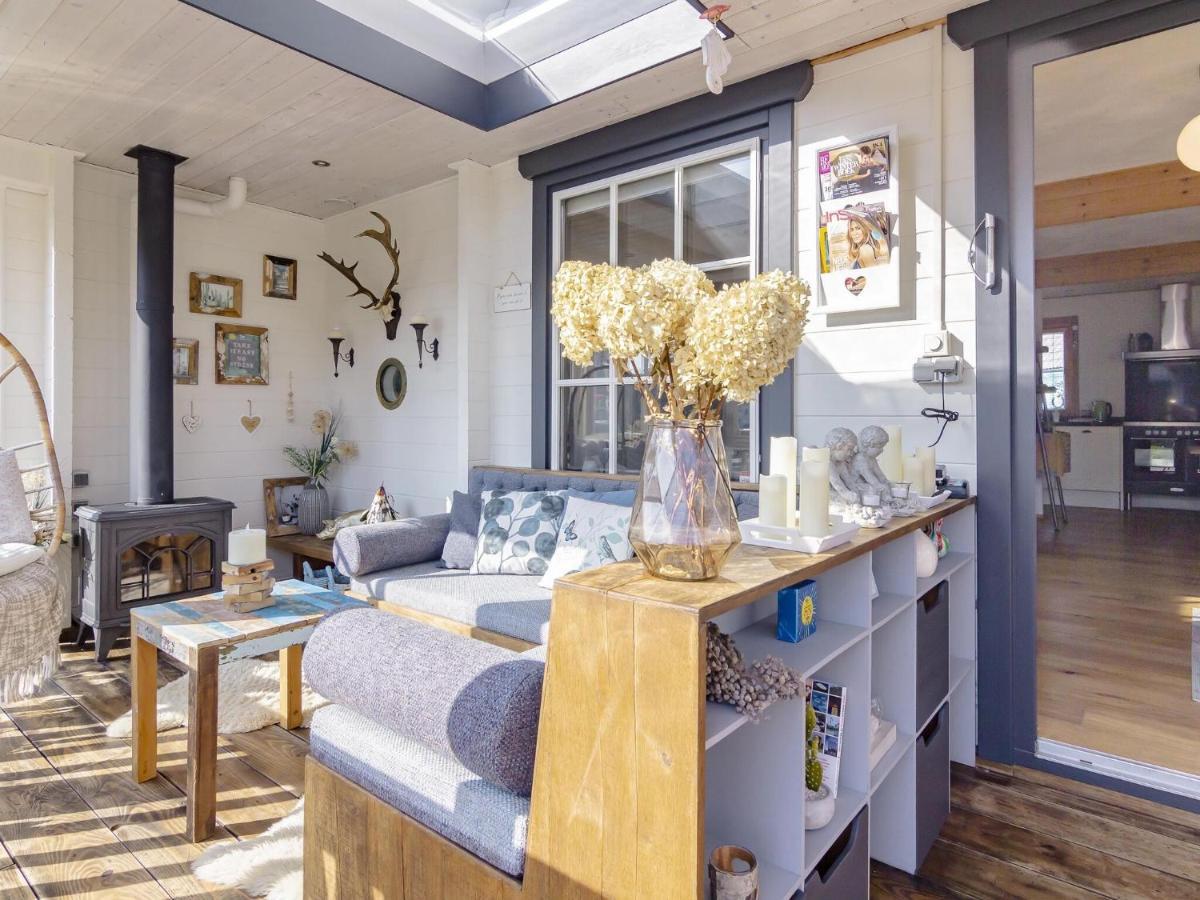 Beautiful Holiday Home With Private Terrace Kropswolde エクステリア 写真